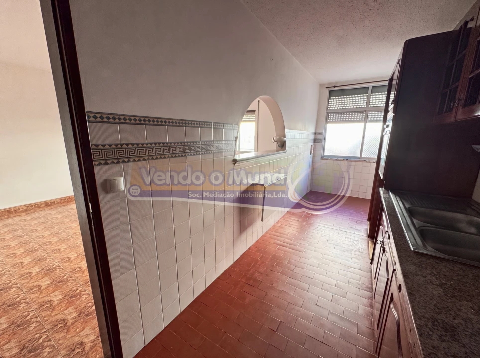 Apartamento T2 para Venda em Benavente Foto 3