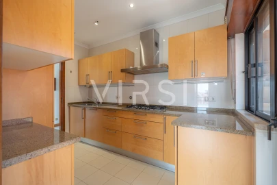 Apartamento T3 para Venda em Santo Antonio dos Olivais