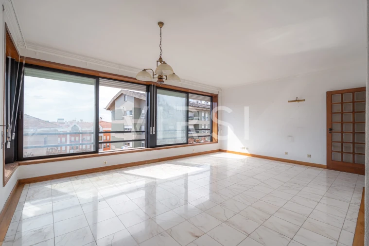 Apartamento T3 para Venda em Santo Antonio dos Olivais Foto 6