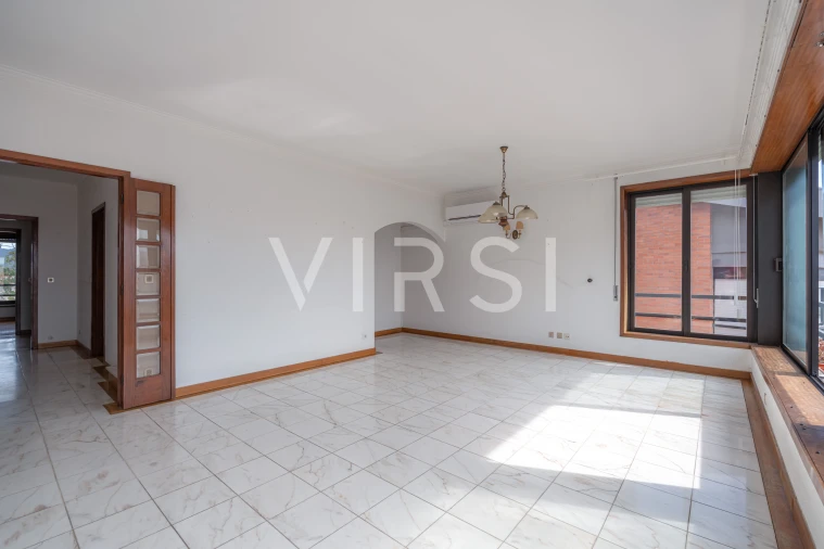 Apartamento T3 para Venda em Santo Antonio dos Olivais Foto 4