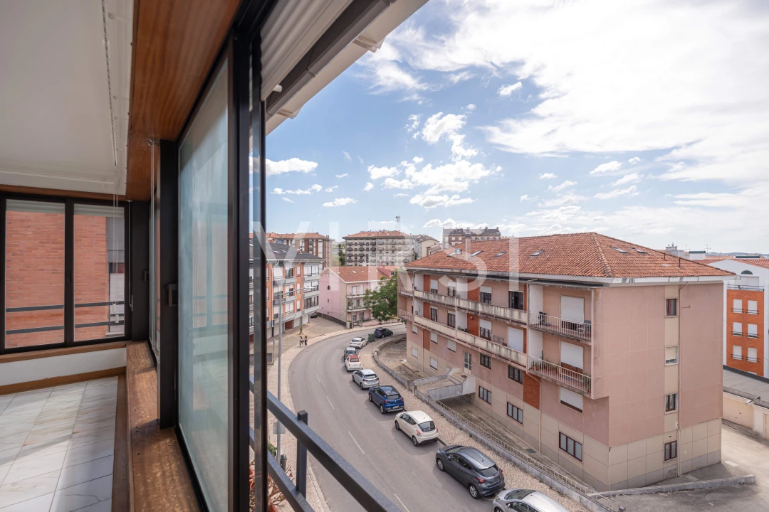 Apartamento T3 para Venda em Santo Antonio dos Olivais Foto 5