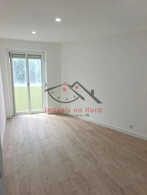 Apartamento T3 para Venda em Venteira
