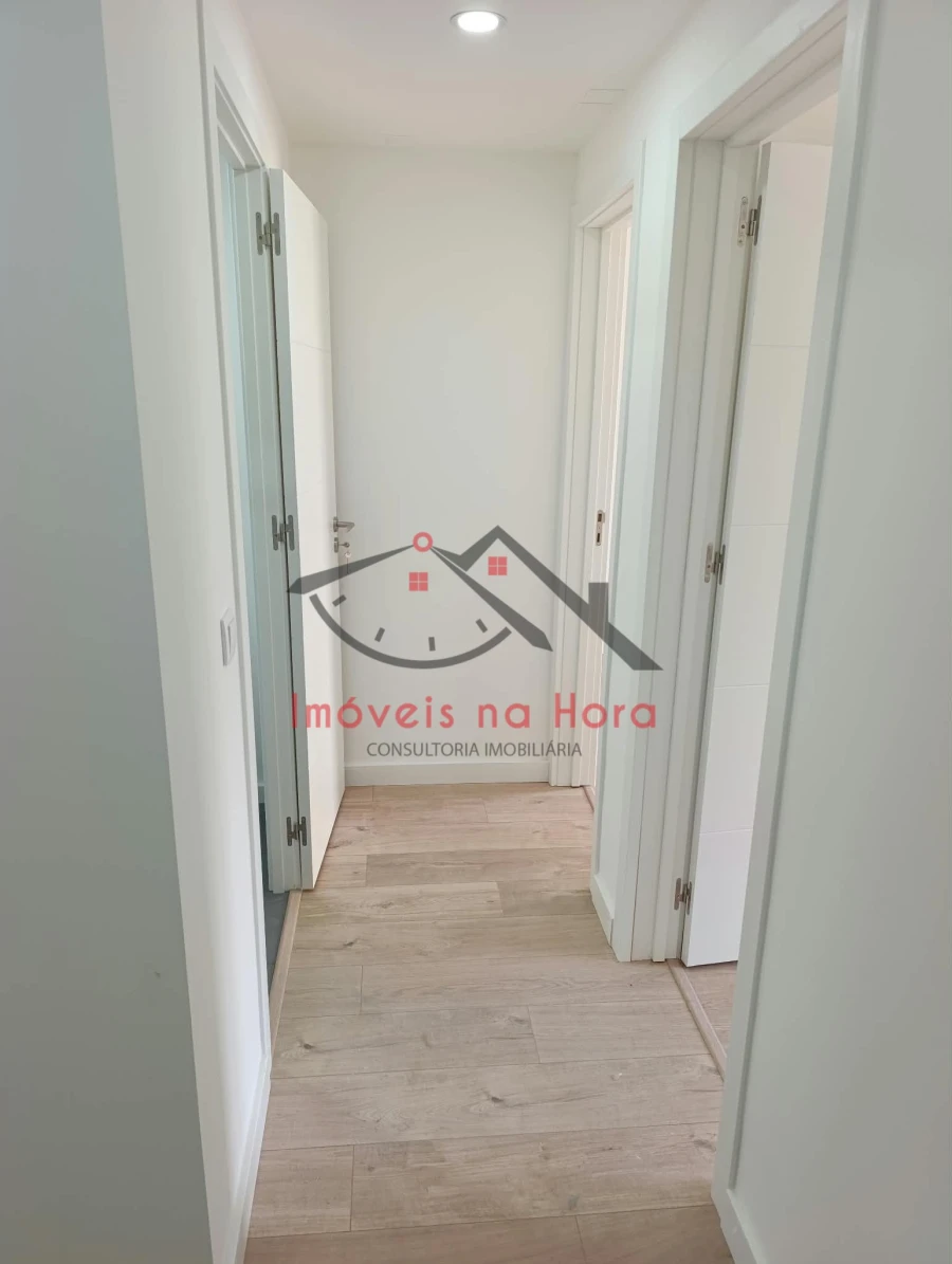 Apartamento T3 para Venda em Venteira Foto 3