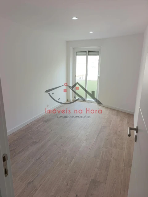 Apartamento T3 para Venda em Mina de Água