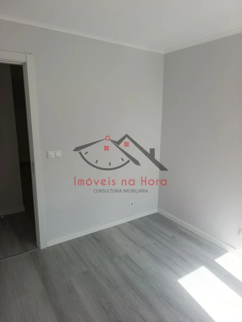 Apartamento T3 para Venda em Laranjeiro e Feijó