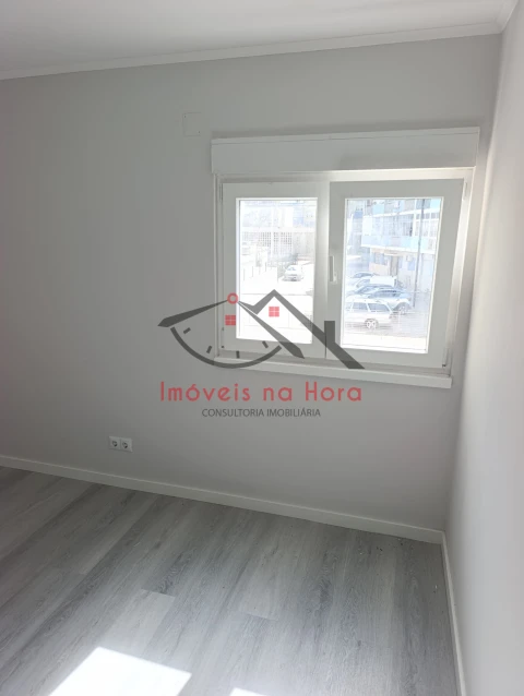 Apartamento T3 para Venda em Laranjeiro e Feijó