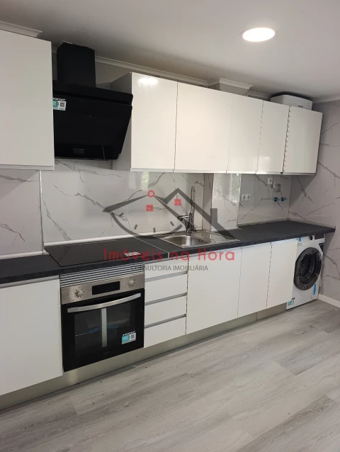 Apartamento T3 para Venda em Laranjeiro e Feijó
