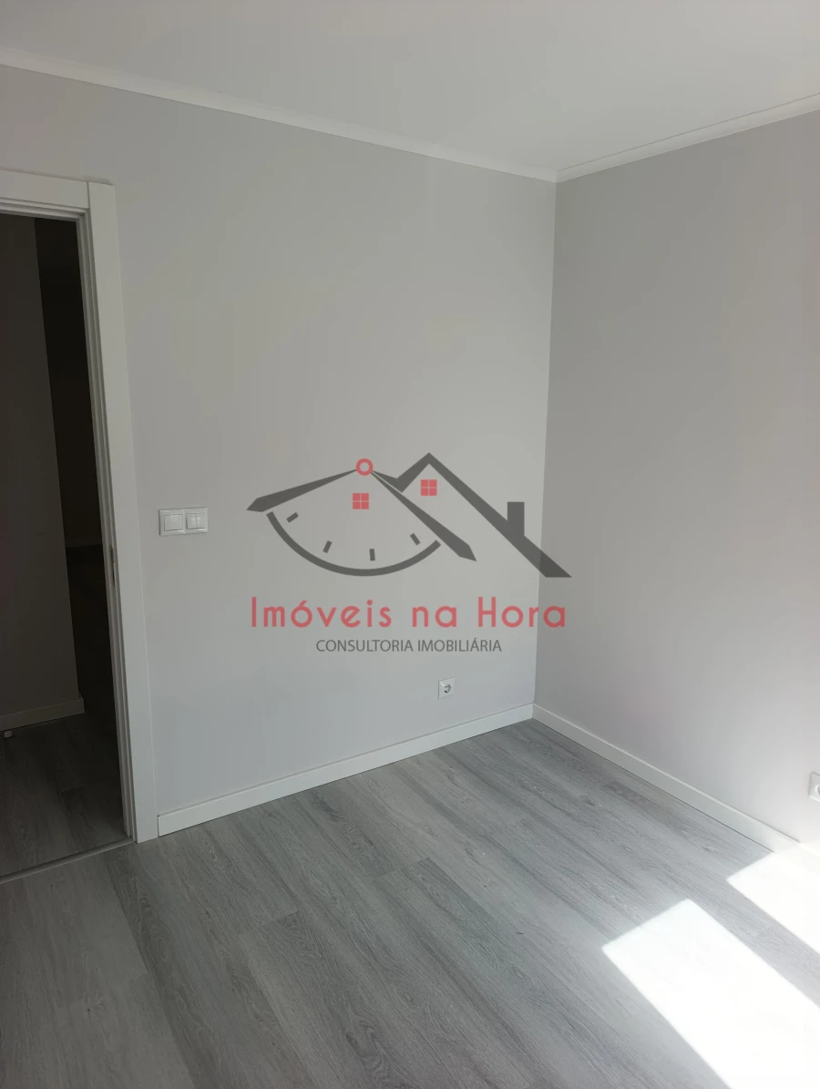Apartamento T3 para Venda em Laranjeiro e Feijó Foto 12