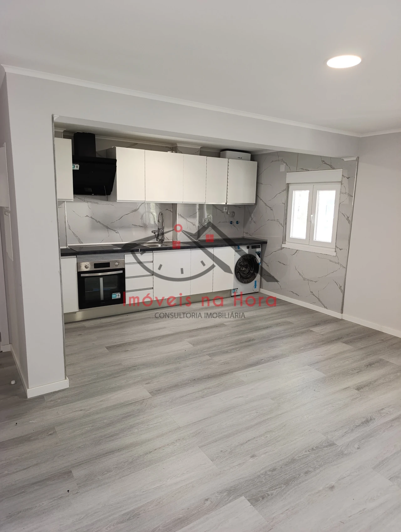 Apartamento T3 para Venda em Laranjeiro e Feijó Foto 1