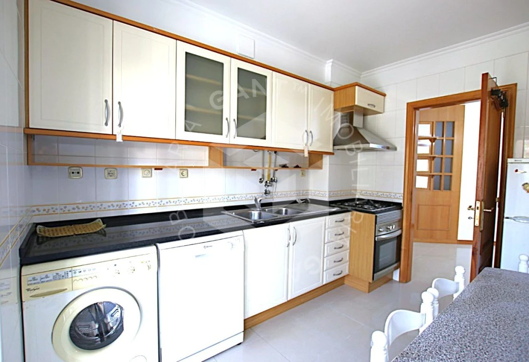 Apartamento T1 para Venda em Costa da Caparica Foto 13