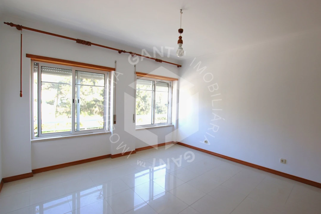 Apartamento T1 para Venda em Costa da Caparica Foto 16
