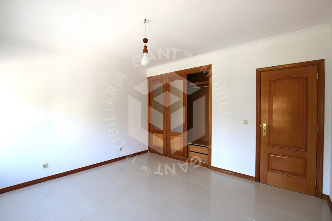 Apartamento T1 para Venda em Costa da Caparica Foto 17