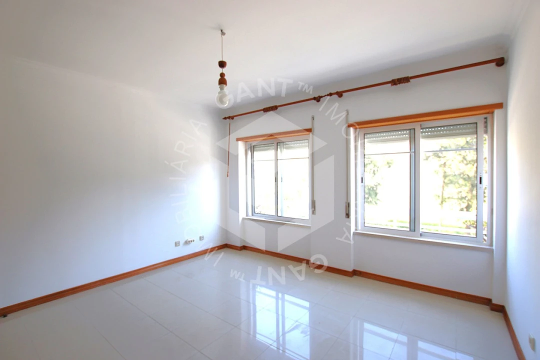 Apartamento T1 para Venda em Costa da Caparica Foto 18