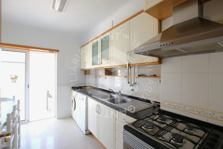 Apartamento T1 para Venda em Costa da Caparica Foto 12