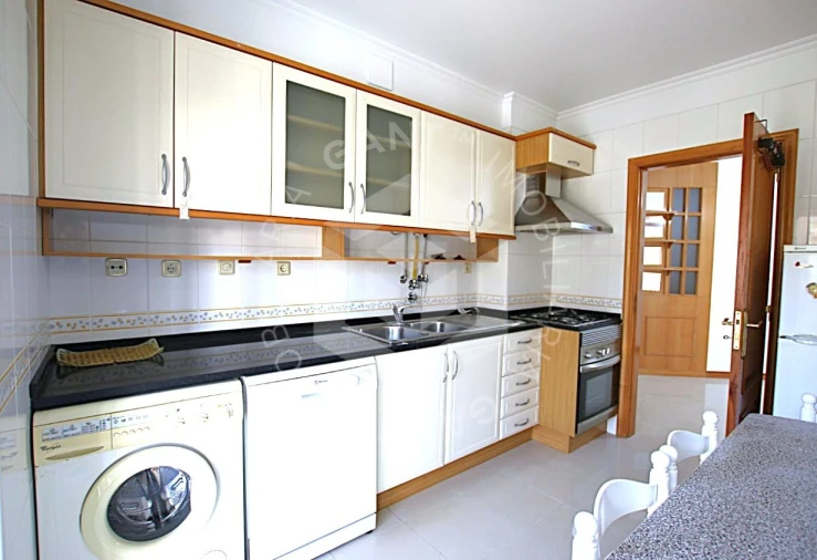 Apartamento T1 para Venda em Costa da Caparica Foto 13