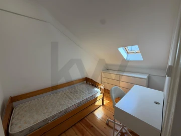 Apartamento T2 para Arrendamento em Campo de Ourique