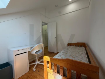 Apartamento T2 para Arrendamento em Campo de Ourique