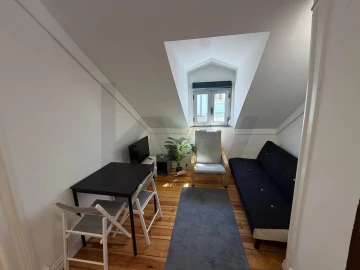 Apartamento T2 para Arrendamento em Campo de Ourique