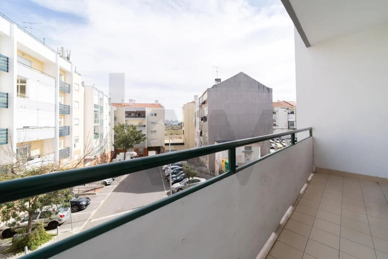 Apartamento T3 para Venda em Falagueira-Venda Nova Foto 9
