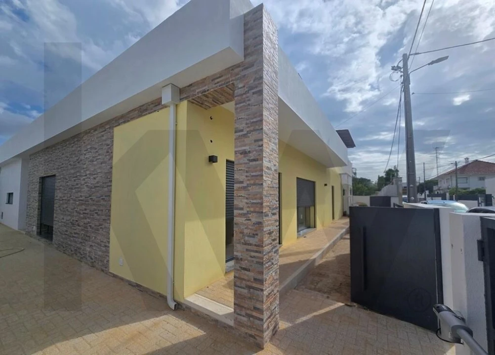 Moradia T3 para Venda em Fernao Ferro Foto 2