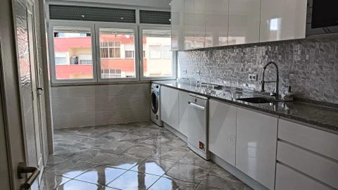 Apartamento T2 para Arrendamento em Castanheira do Ribatejo e Cachoeiras