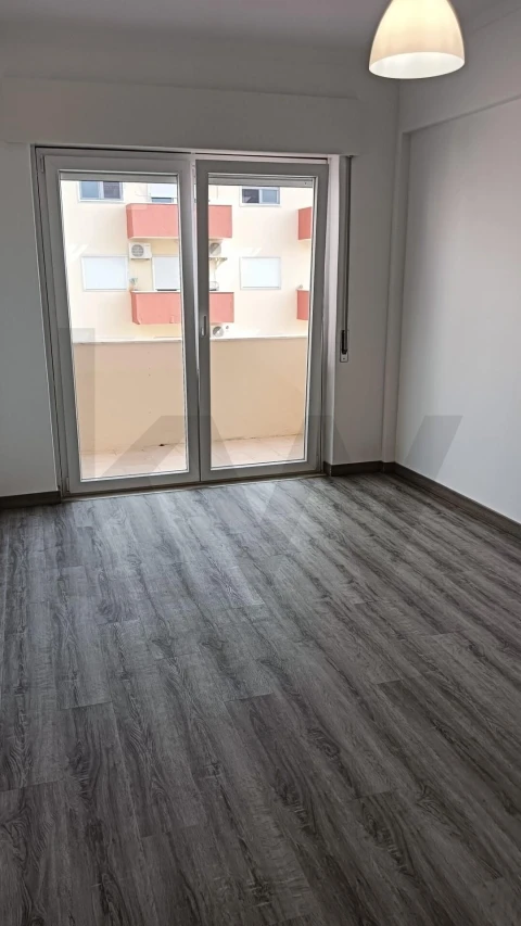 Apartamento T2 para Arrendamento em Castanheira do Ribatejo e Cachoeiras