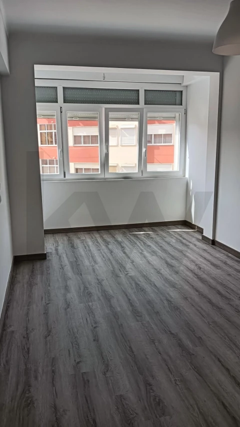 Apartamento T2 para Arrendamento em Castanheira do Ribatejo e Cachoeiras