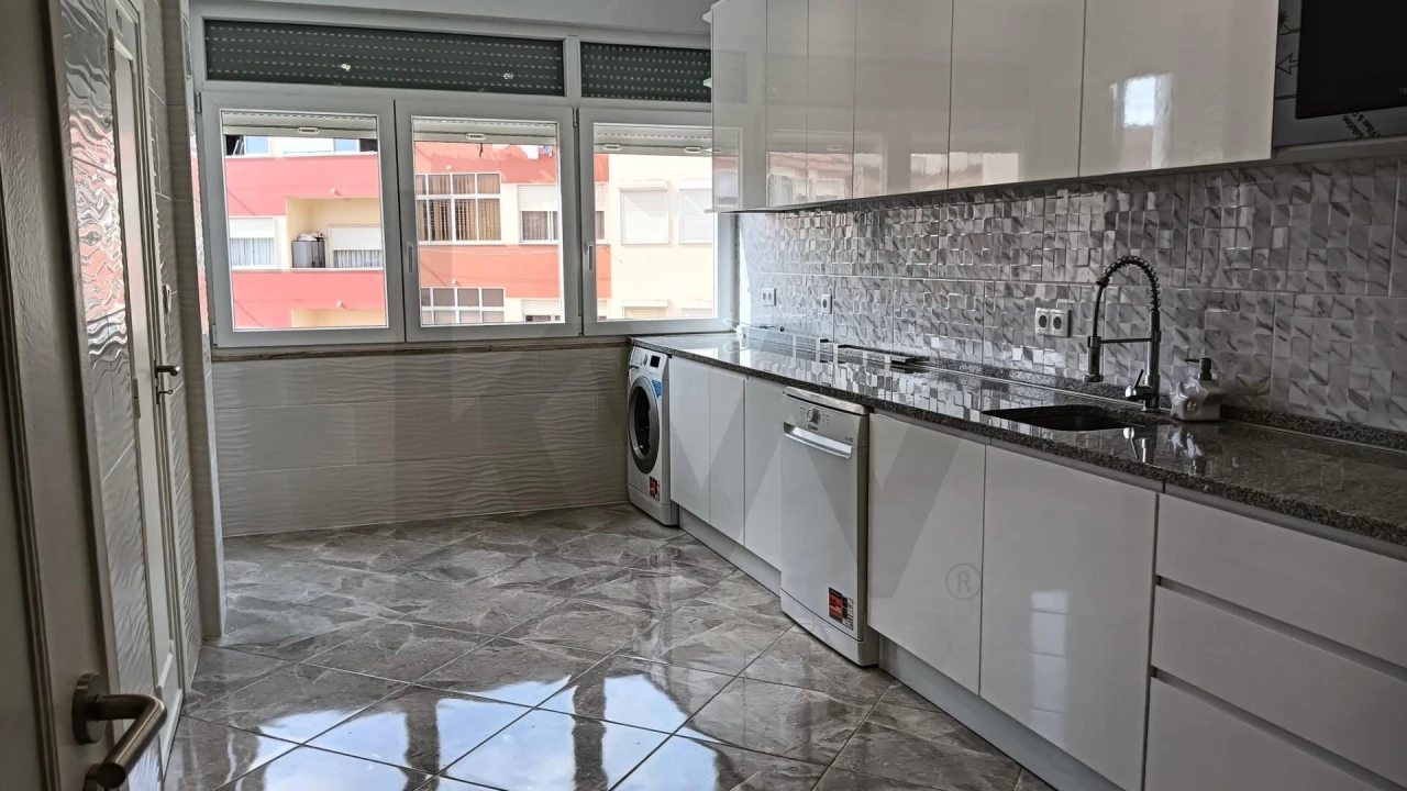 Apartamento T2 para Arrendamento em Castanheira do Ribatejo e Cachoeiras Foto 1