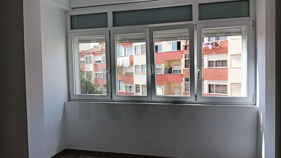 Apartamento T2 para Arrendamento em Castanheira do Ribatejo e Cachoeiras Foto 7