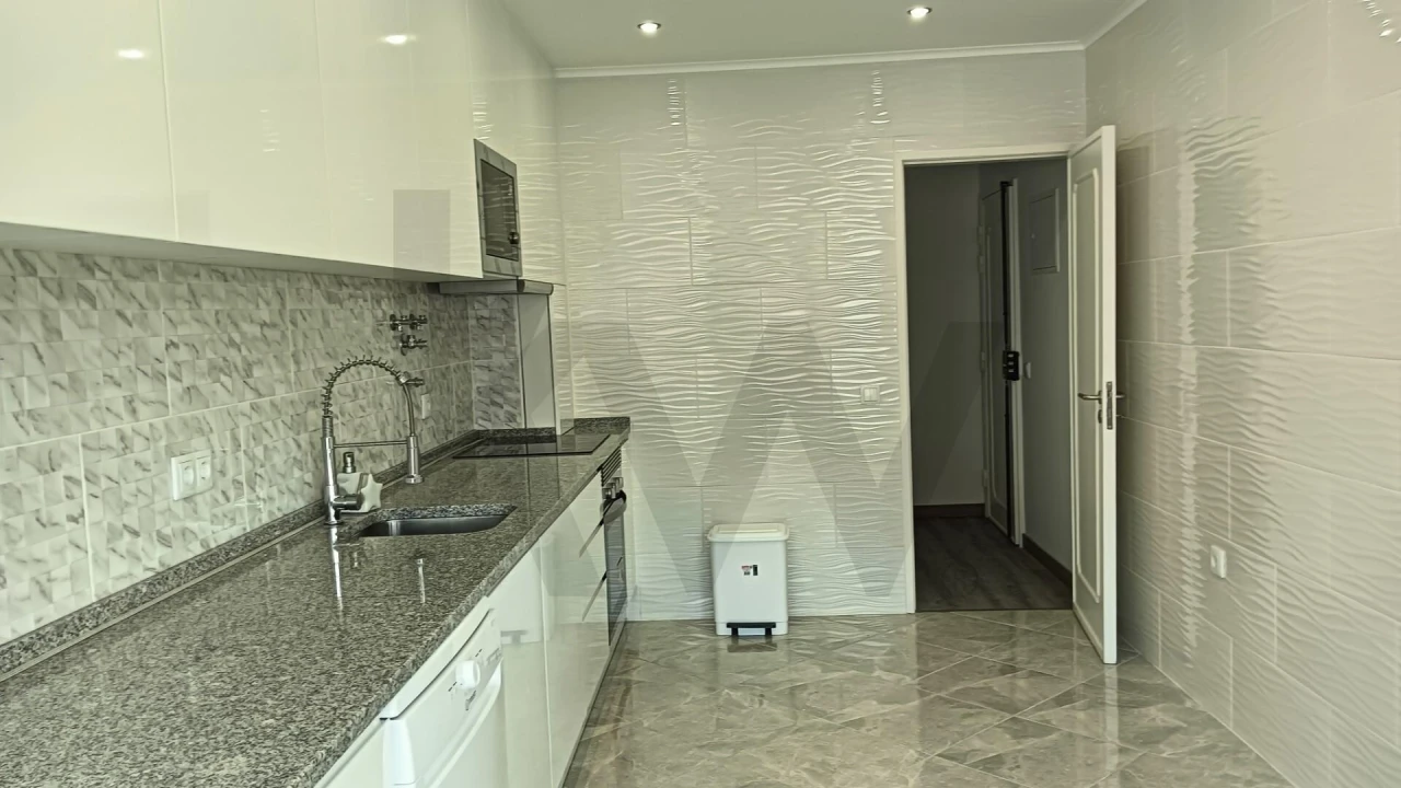 Apartamento T2 para Arrendamento em Castanheira do Ribatejo e Cachoeiras Foto 5