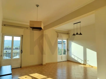 Apartamento T2 para Arrendamento em Odivelas