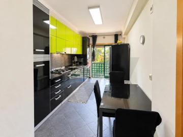 Apartamento T5 para Venda em Queluz e Belas
