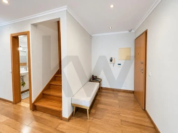 Apartamento T5 para Venda em Queluz e Belas