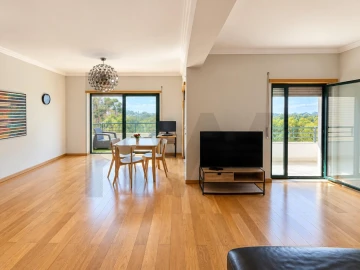 Apartamento T5 para Venda em Queluz e Belas