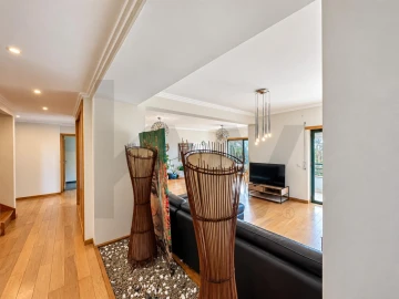 Apartamento T5 para Venda em Queluz e Belas