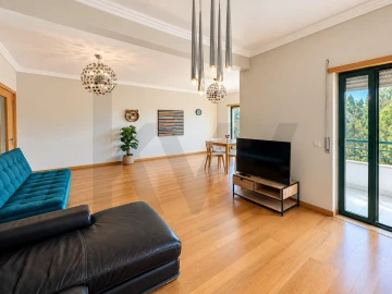 Apartamento T5 para Venda em Queluz e Belas