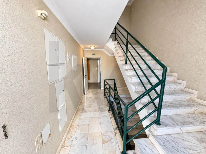 Apartamento T5 para Venda em Queluz e Belas Foto 28