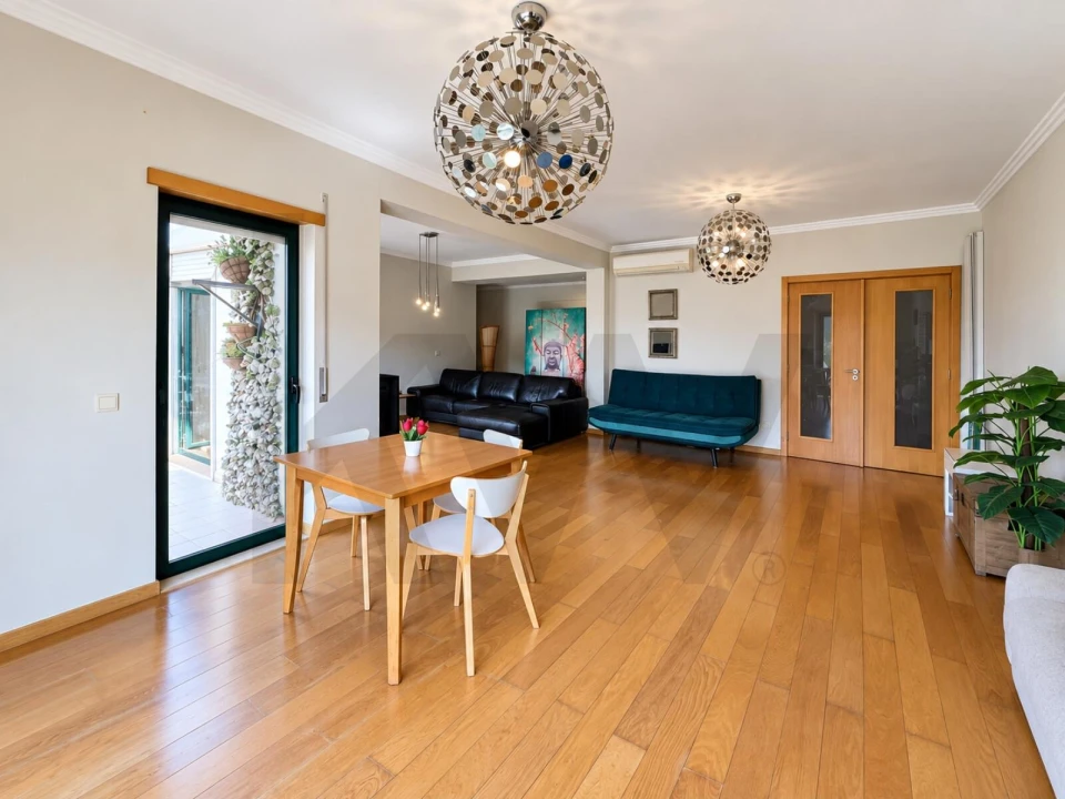 Apartamento T5 para Venda em Queluz e Belas Foto 4