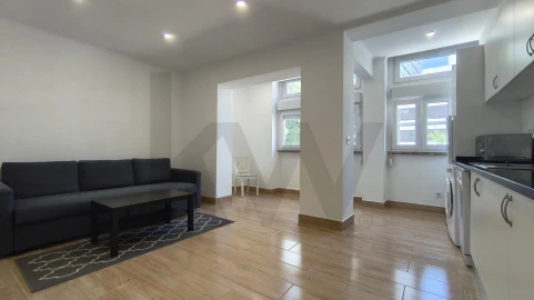Apartamento T1 para Arrendamento em Alvalade