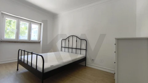 Apartamento T1 para Arrendamento em Alvalade