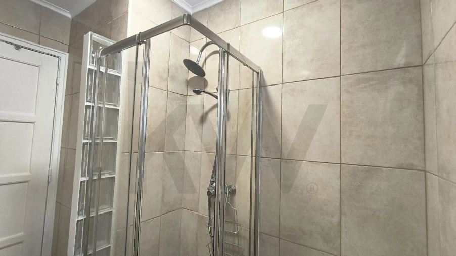 Apartamento T1 para Arrendamento em Alvalade Foto 10