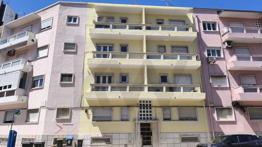 Apartamento T1 para Arrendamento em Alvalade Foto 14