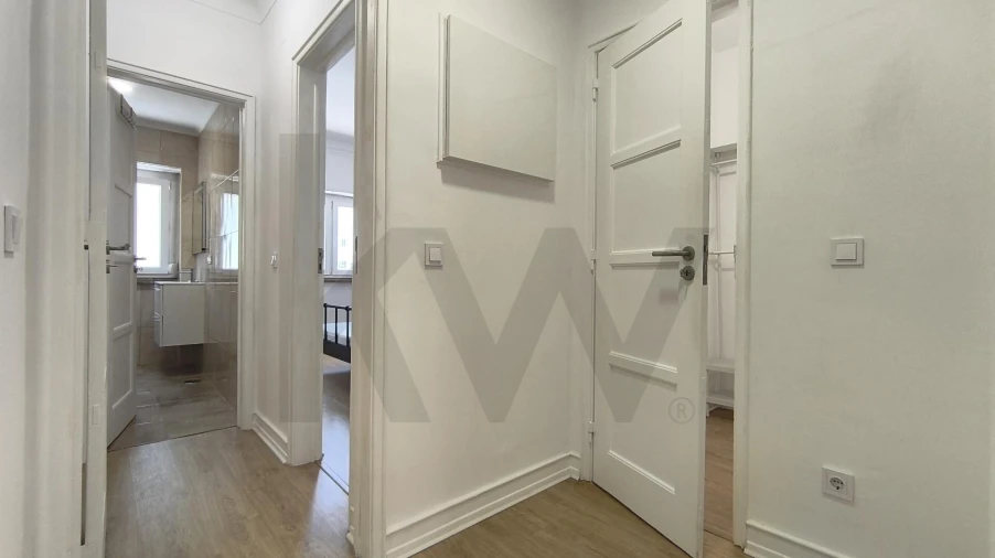 Apartamento T1 para Arrendamento em Alvalade Foto 6