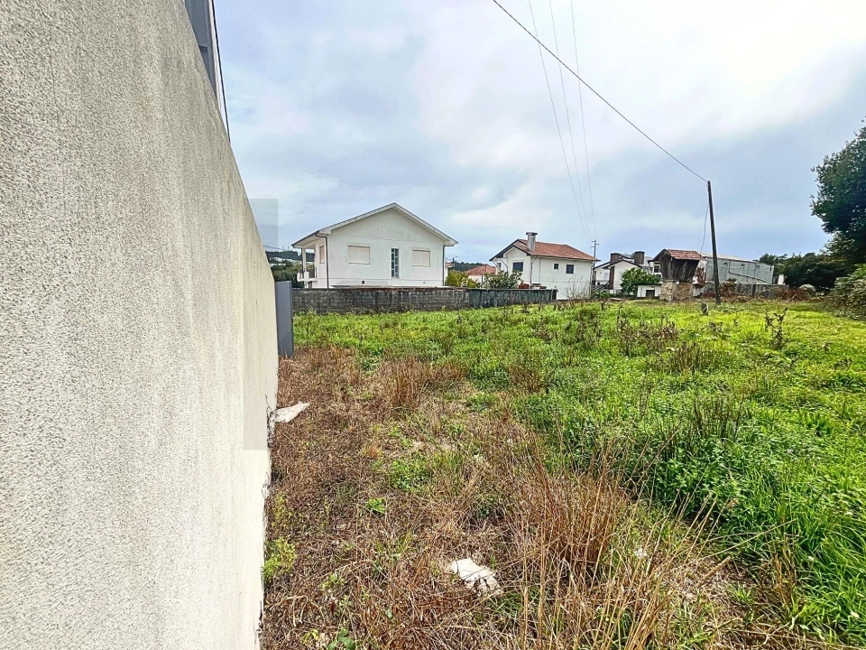 Terreno para Venda em Fiães Foto 3