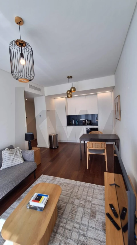 Apartamento T1 para Arrendamento em Santo António