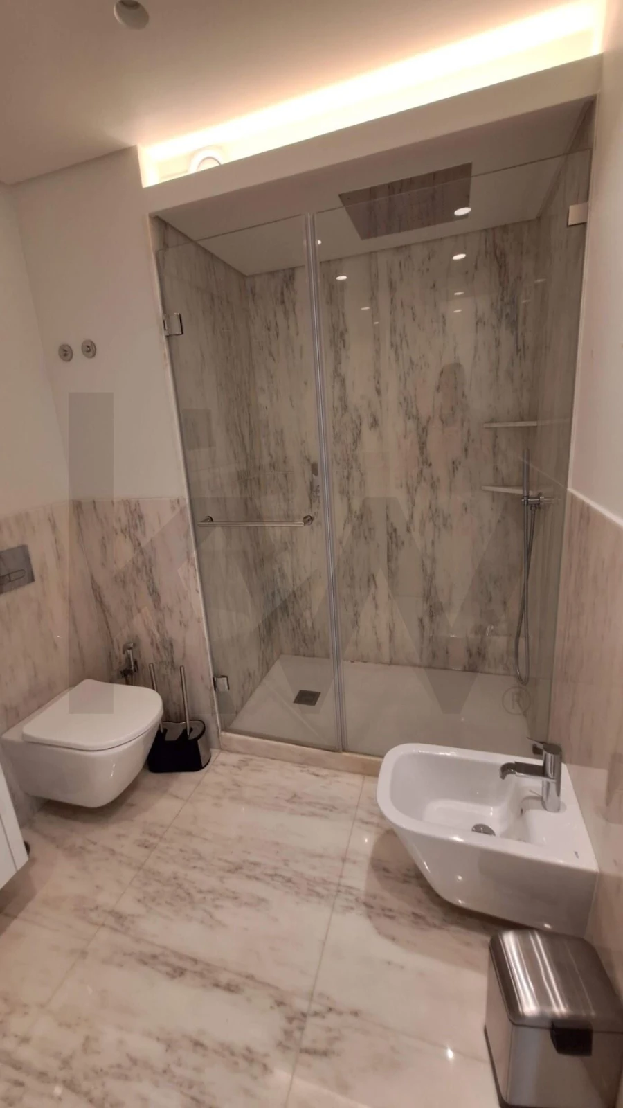 Apartamento T1 para Arrendamento em Santo António Foto 6