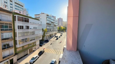Apartamento T2 para Venda em Avenidas Novas