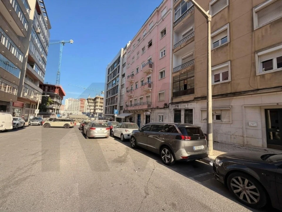 Apartamento T2 para Venda em Avenidas Novas Foto 19
