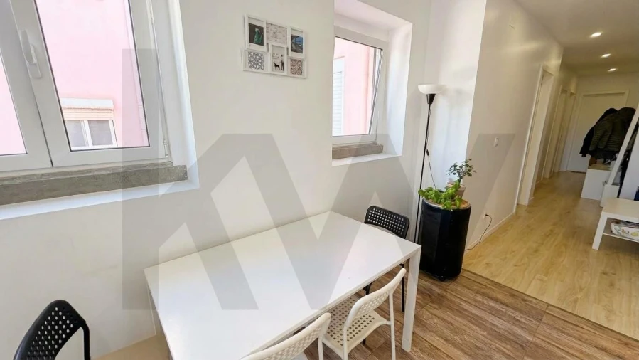 Apartamento T2 para Venda em Avenidas Novas Foto 3