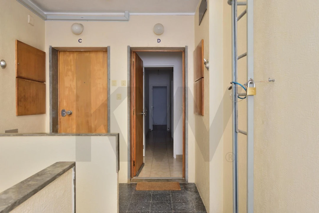Apartamento T2 para Venda em Odivelas Foto 3